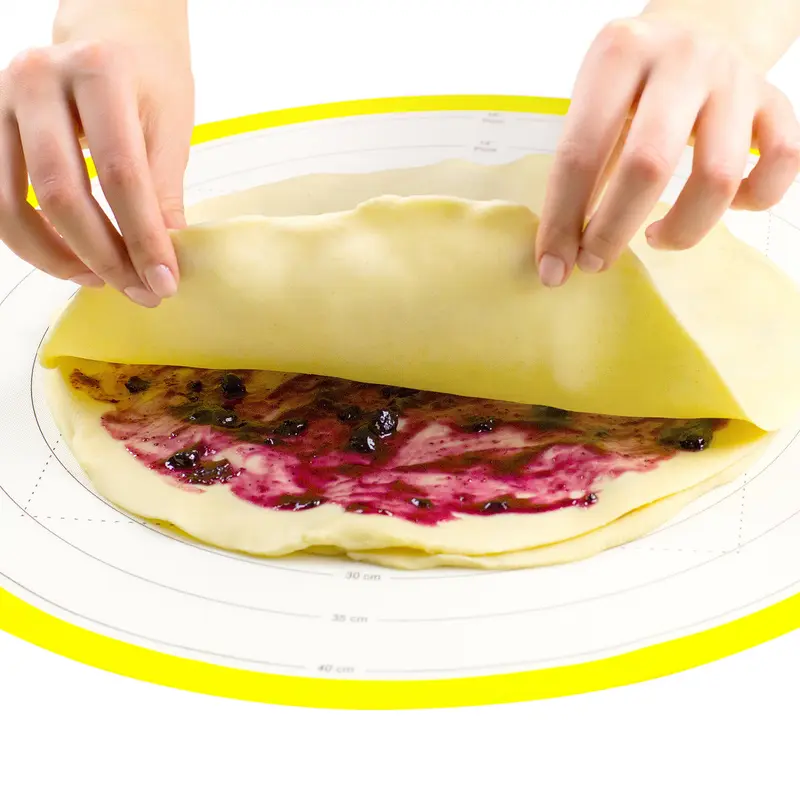 Baking on the Round Pastry Mat